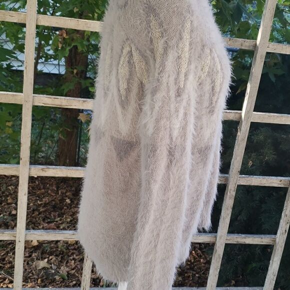 LC Lauren Conrad Women's Cozy Sweater Size Medium - Picture 3 of 8